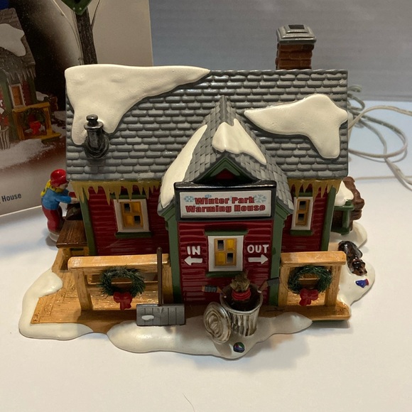 Department 56 Winter Park Warming House